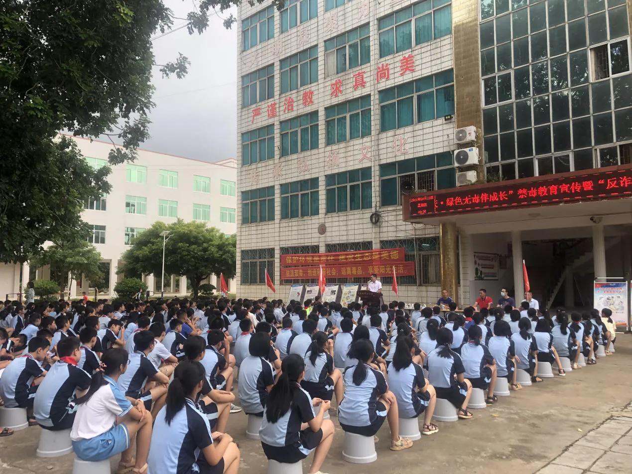 双湾镇开展禁毒宣传教育活动,马山镇开展暑期禁毒宣传教育活动