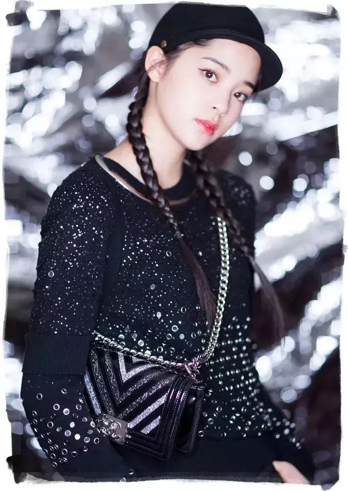 别再披头发了这3款扎发才好看,半披长发怎么扎好看