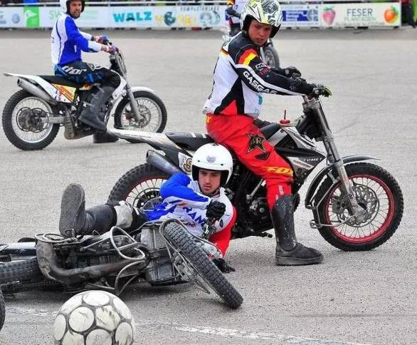 法国有趣的发明,法国小伙发明神奇漂移自行车
