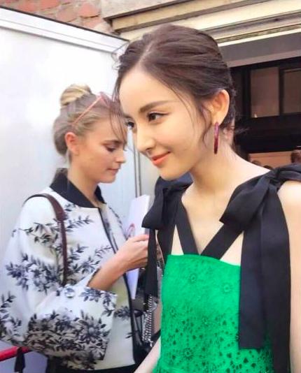 杨幂女明星惊艳身材,杨幂细腰让人惊艳