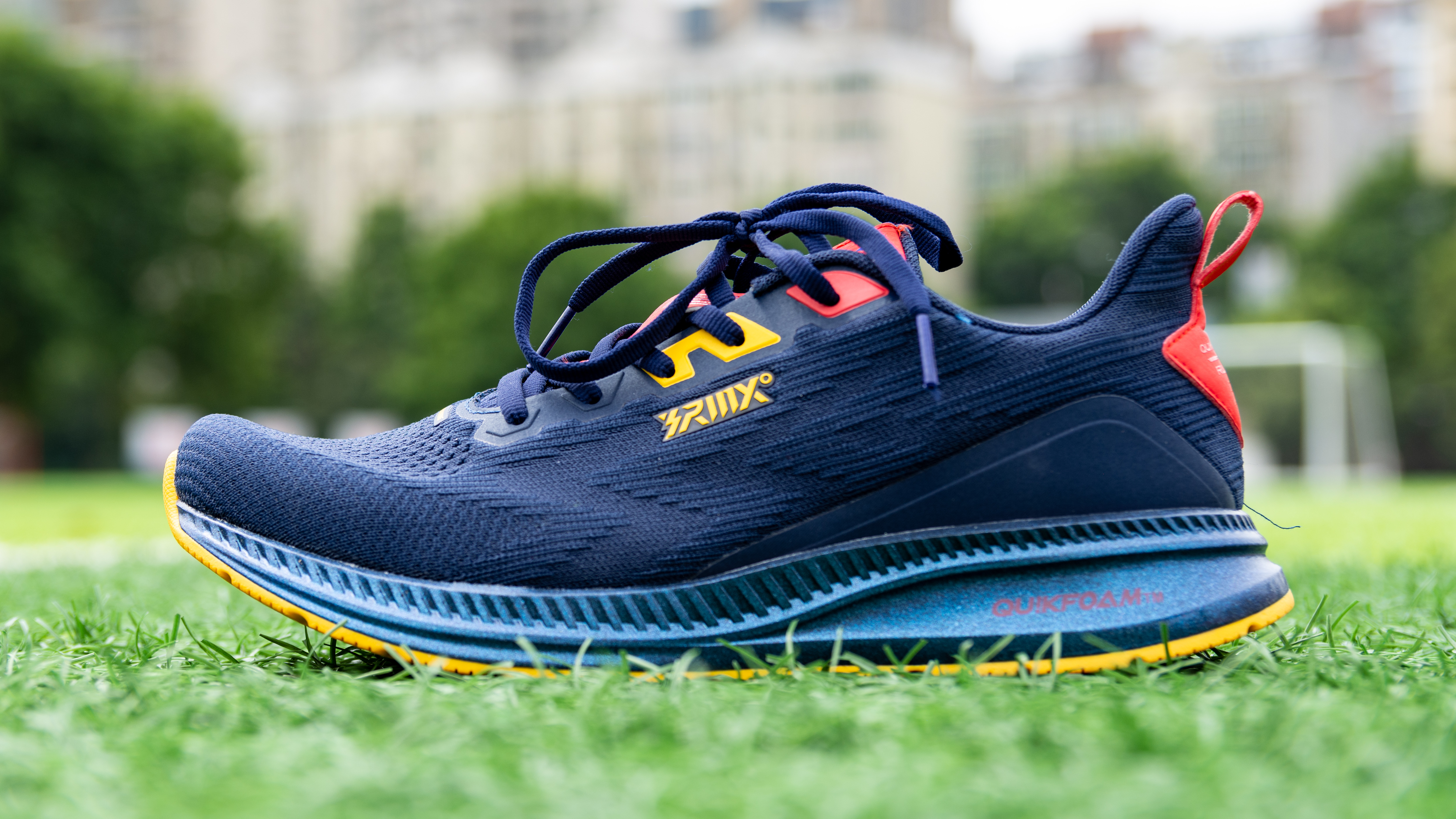 跑鞋硬弹脚感,跑鞋黑科技鞋名