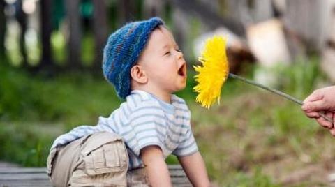 给孩子穿袜子光脚,周岁宝宝光脚丫好还是穿袜子好