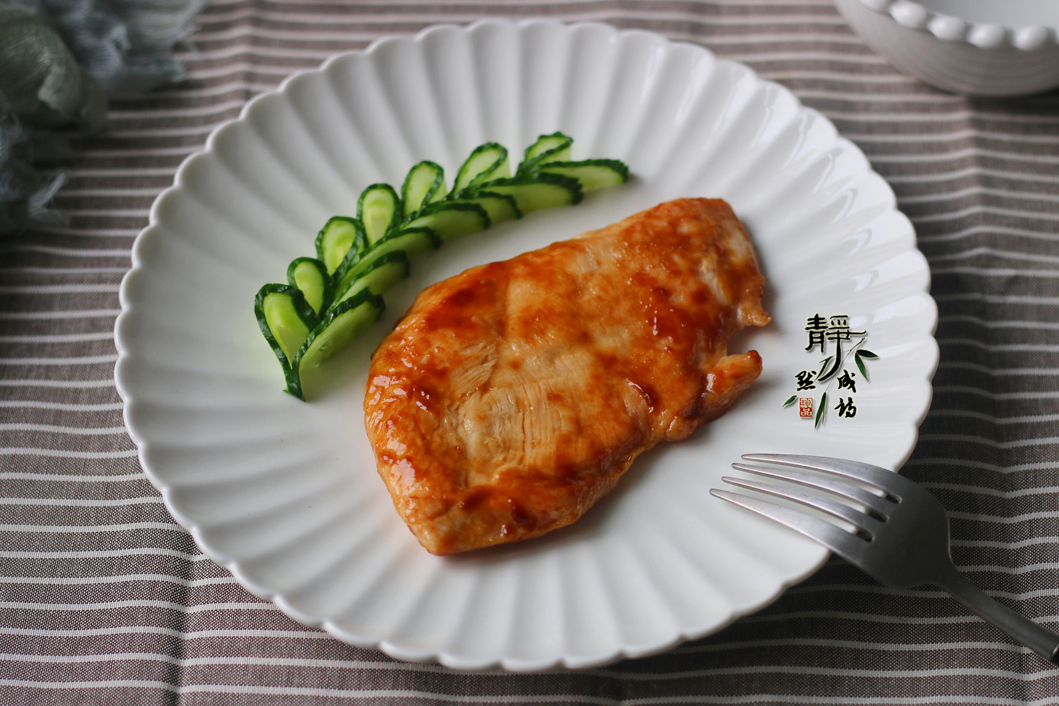 鸡胸肉早上怎么吃好吃,天热了鸡吃什么好