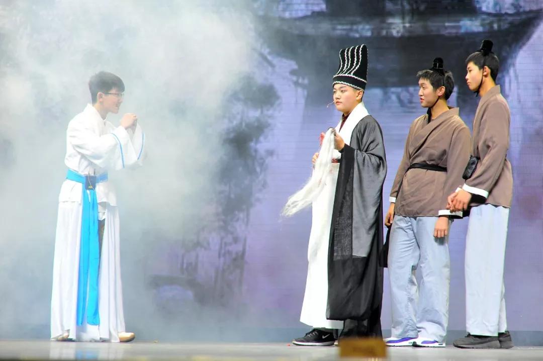 重庆一中与巴蜀中学哪个好,重庆一中全校前十名