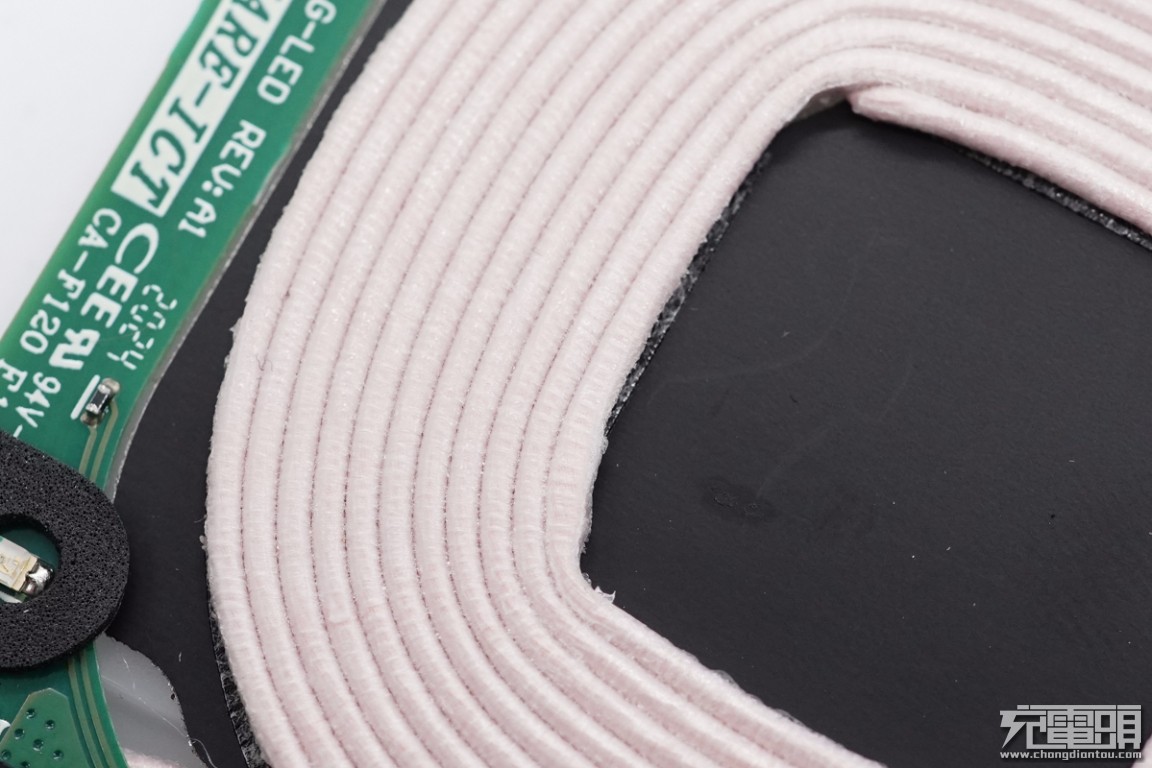 小米20w智能无线追踪式充电器缺点,小米智能追踪式无线充20w拆解