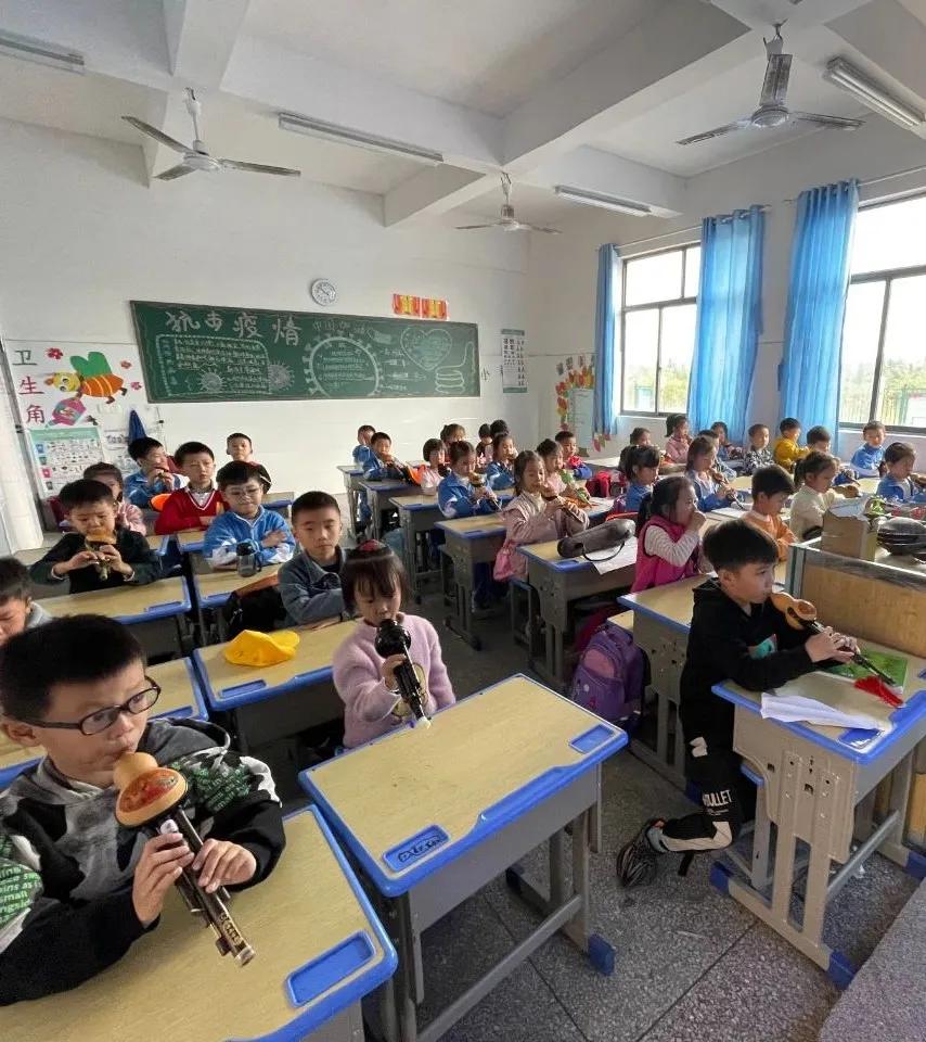 初中生放学不愿意回家,学生放学不知所措