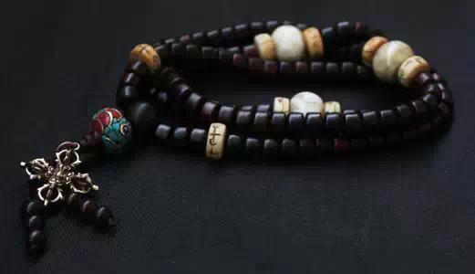 佛珠手串需要注意的地方,佛珠和金手串可以一起戴吗