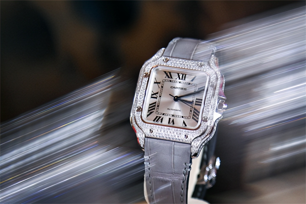 至美深湾，遇见薇妮体雕WENĒE高定华服及卡地亚高级珠宝