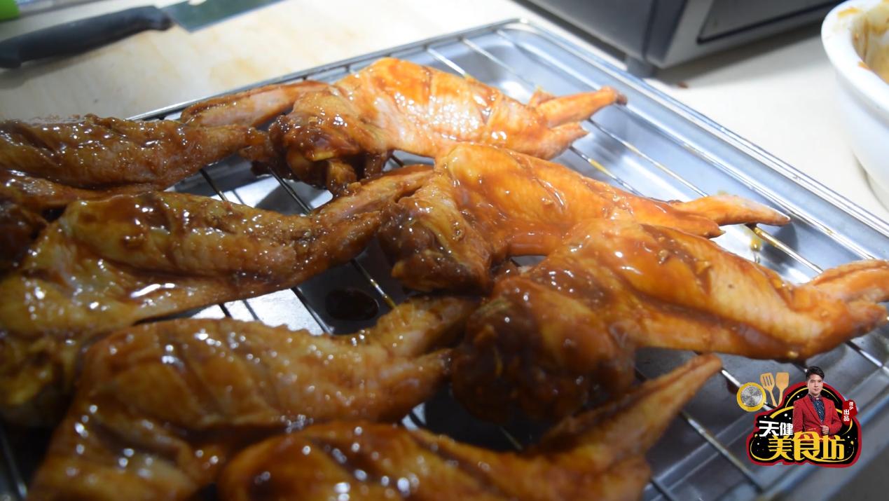 烤箱烤鸡翅中的简单做法,烤箱烤鸡翅详细做法