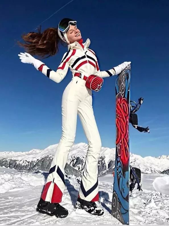 都穿什么牌子滑雪服,哪个牌子的滑雪服最好看
