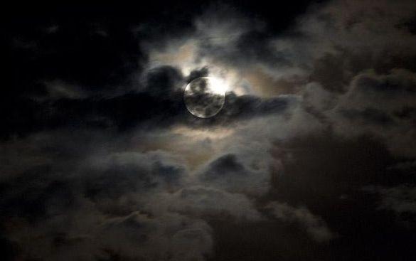 中秋不能见面一起看月亮的诗句,形容中秋节没有月亮诗句