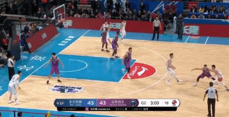 林书豪头破血流,林书豪手肘撞飞