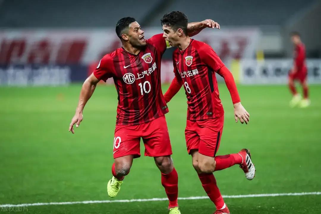 上港花费千万引进的中乙前锋近况如何？一线队零出场预备队踢替补