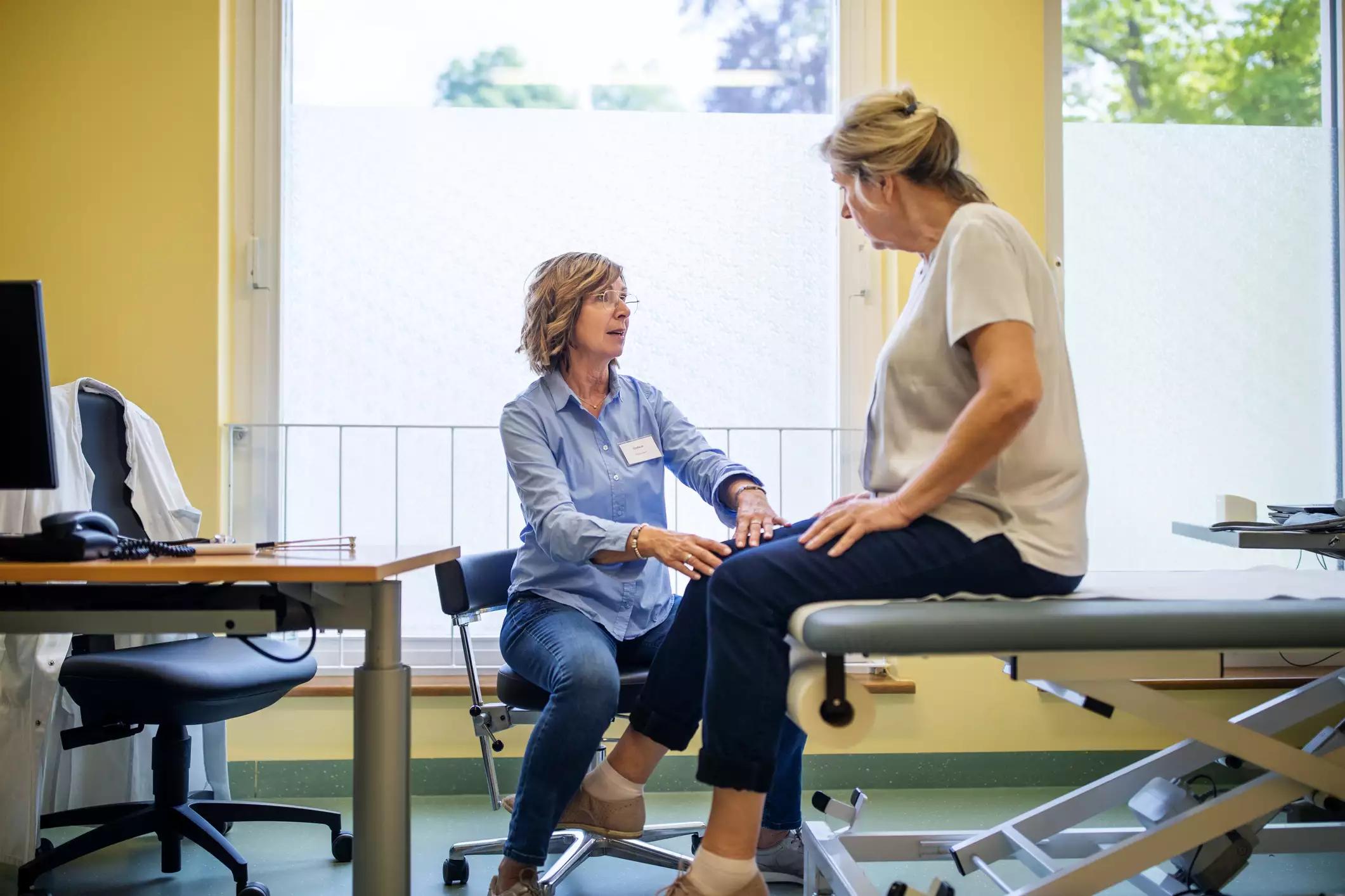 膝关节疼痛中医能治吗,慢性膝关节炎膝部疼痛物理治疗