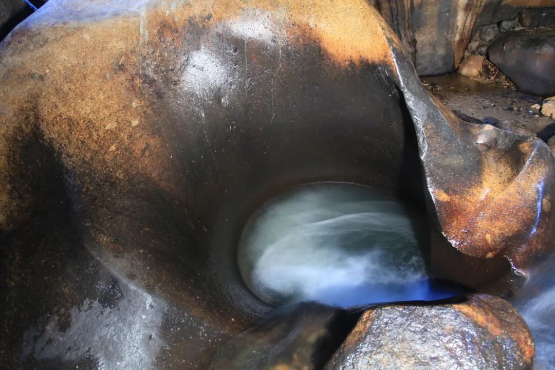 羞羞的铁拳泳池取景,潮州绿岛山庄景区