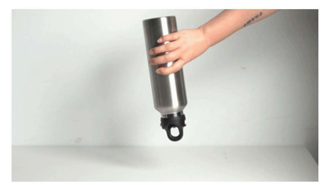 女生拧不开瓶盖却不要你帮忙,有些女生是真拧不开瓶盖