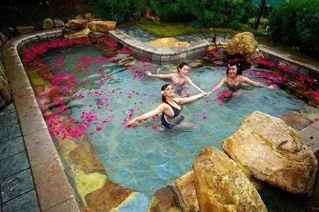 倒数狂欢夜,清远森波拉奇妙世界主题乐园住宿