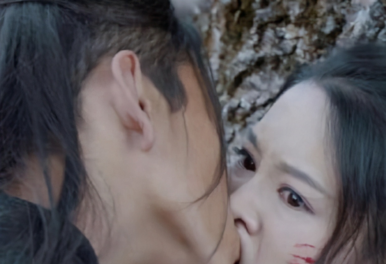 这年头的吻戏都这么激烈的么，嘴唇都是铁做的吧？