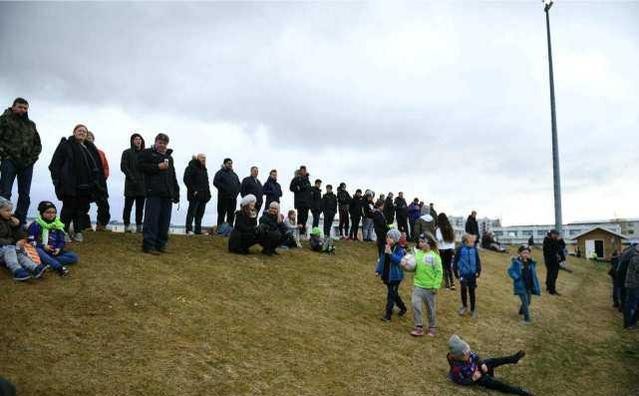 冰岛教练是谁,冰岛球队队长是牙医