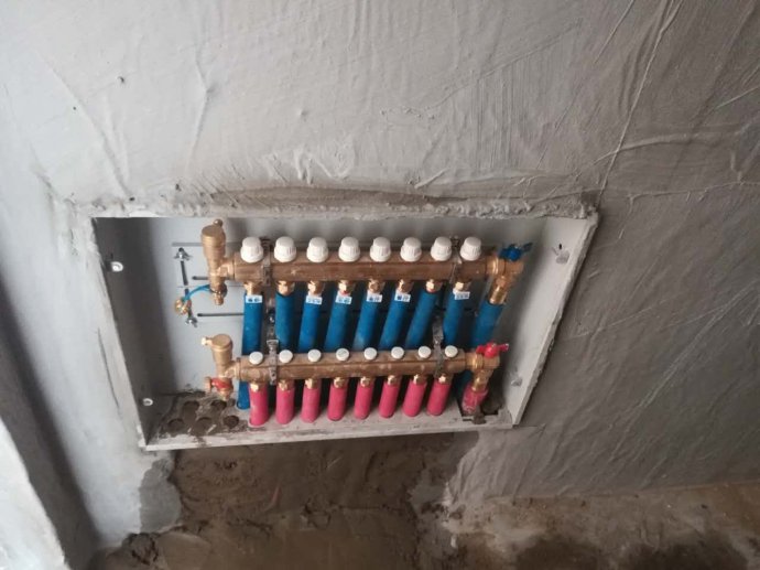 地暖分水器安装的正确方法,地暖分水器排气孔漏水是什么原因