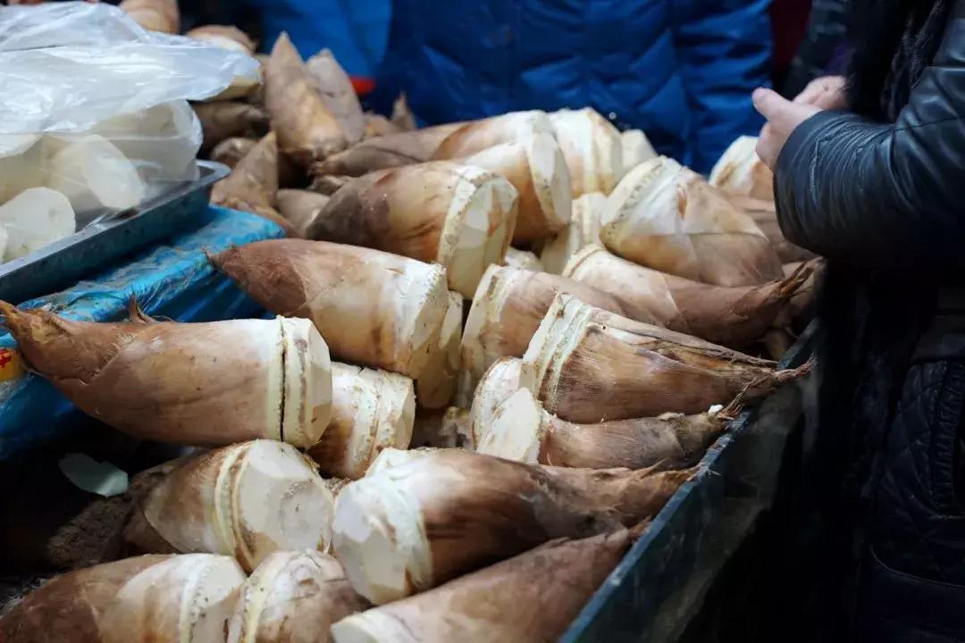 年味|带上小拖车跟我走!这里买年货实惠好吃