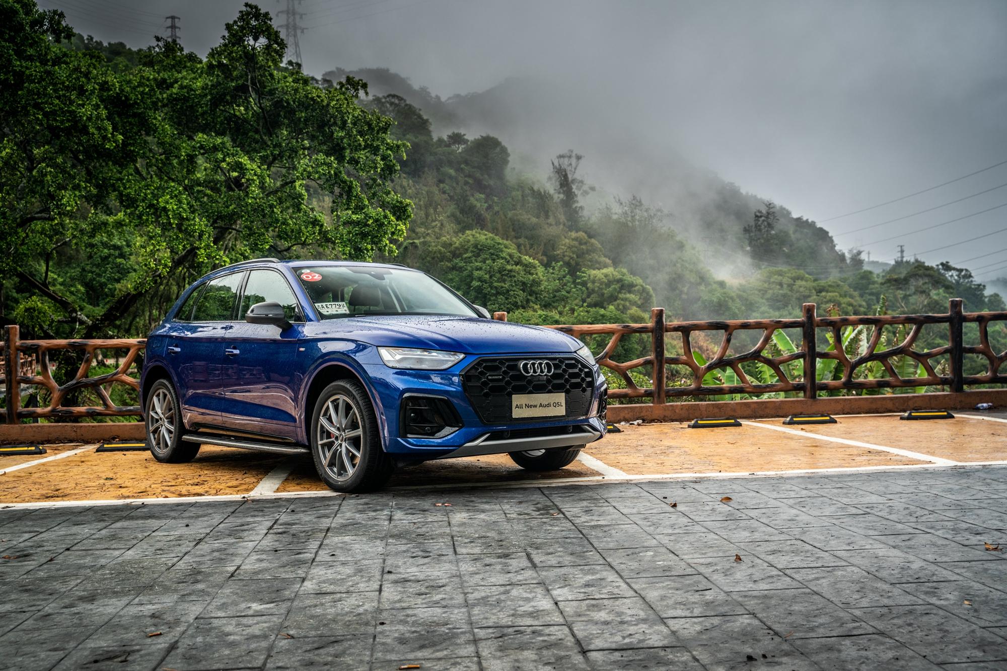 2020款奥迪q5lquattro山地测评,新款奥迪q5l场地试驾