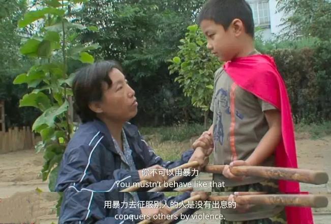 孩子出去玩还是宅在家好,孩子经常出去和宅在家有什么不同