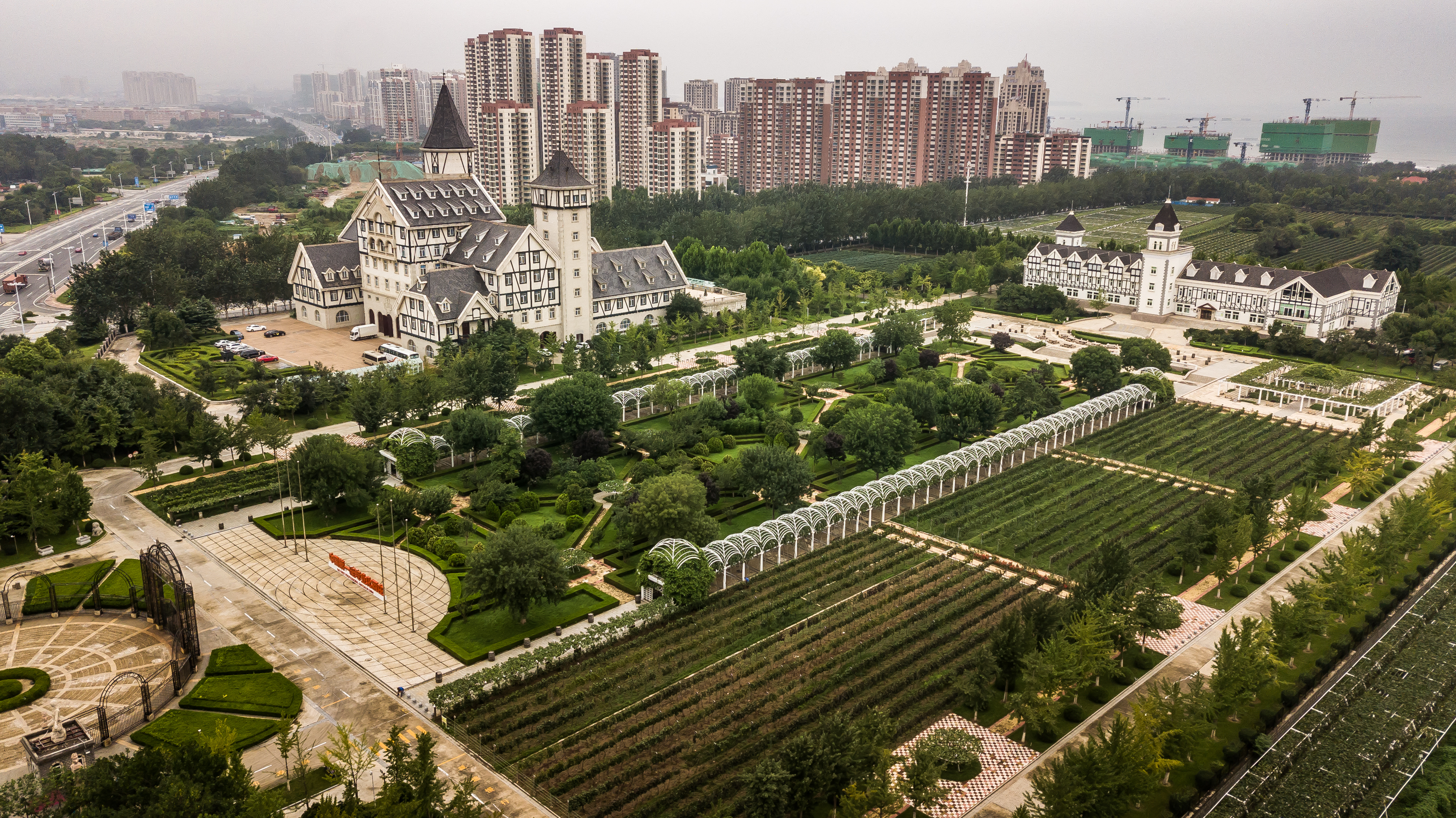 烟台卡斯特酒庄图片欣赏,烟台张裕卡斯特酒庄diy罐装酒