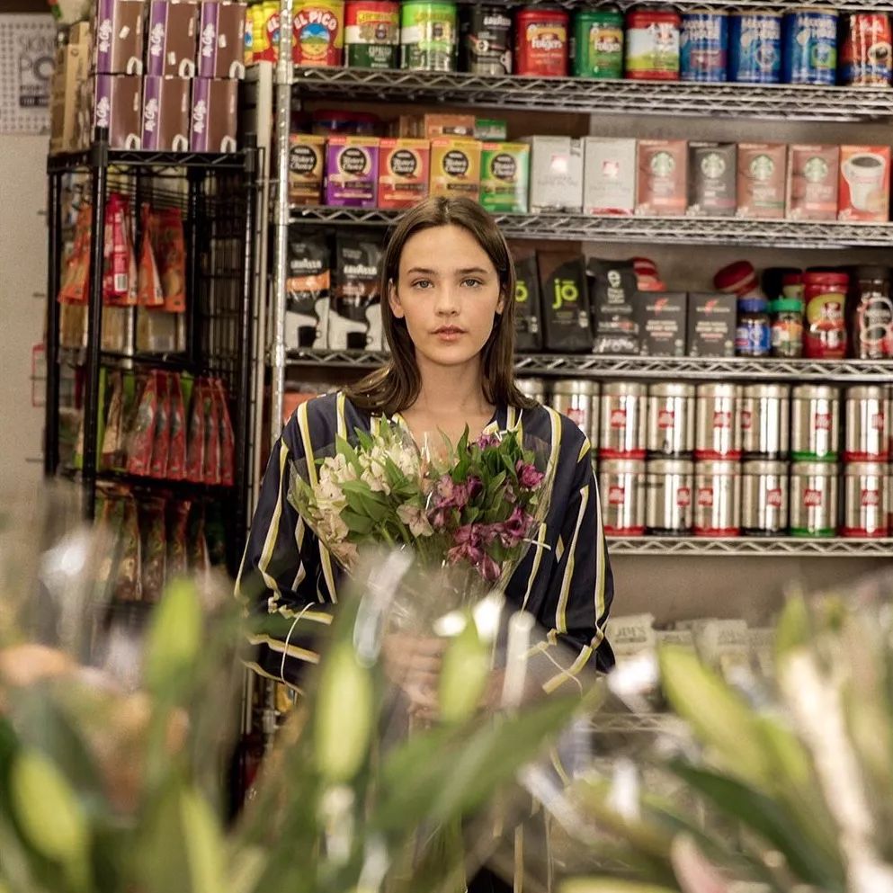 即使不出门也要穿出睡衣的别致,穿睡衣成了一种时尚