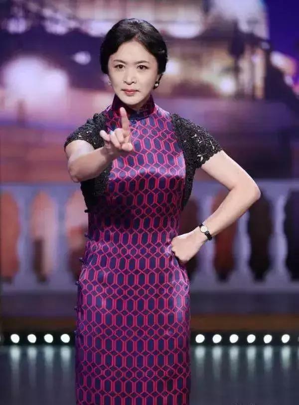 令人惊艳的旗袍服装,旗袍是中国女性的传统服装