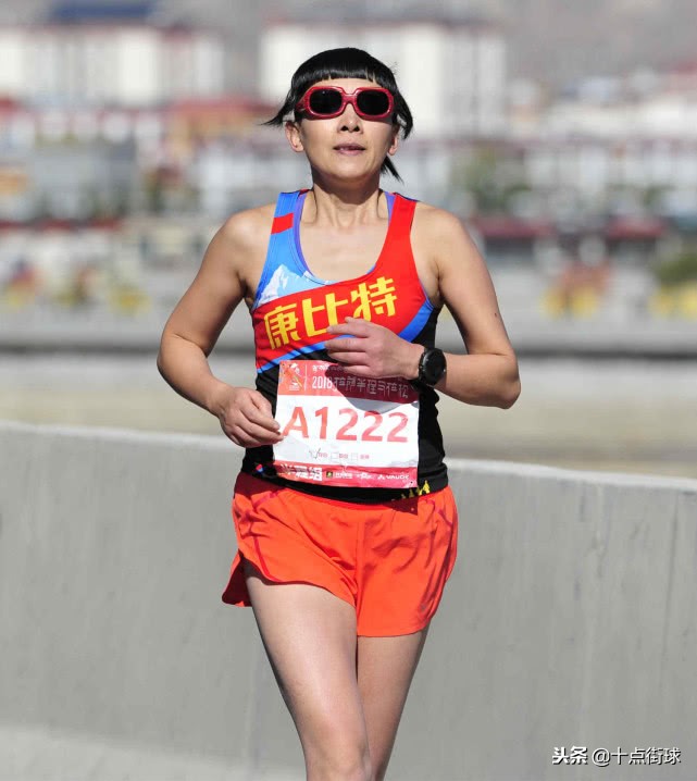 何引丽递国旗魏静后续,央视何引丽递国旗志愿者魏静