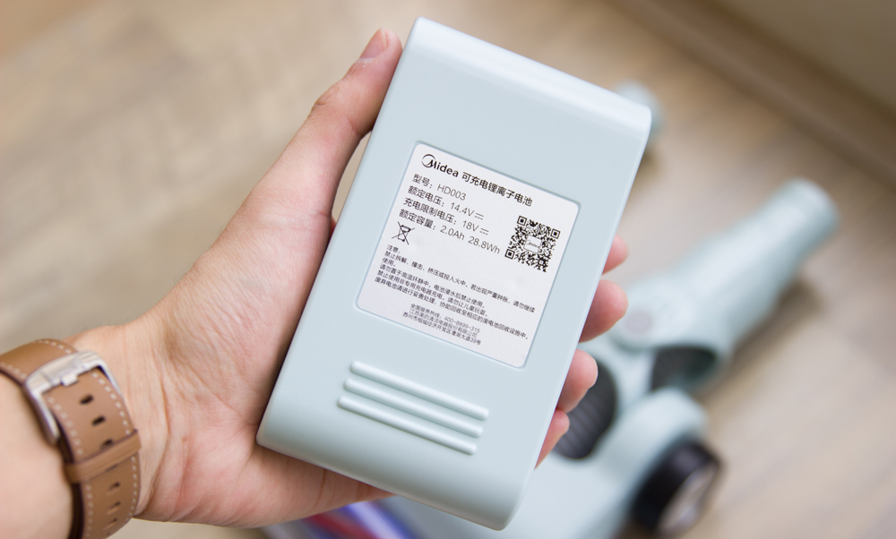 无线吸尘器评测哪款好,美的吸尘器和亿力吸尘器哪个好