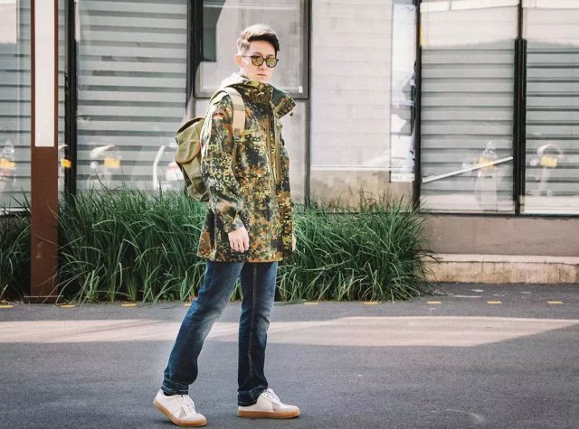 明星德训鞋搭配西装,明星穿的德训鞋