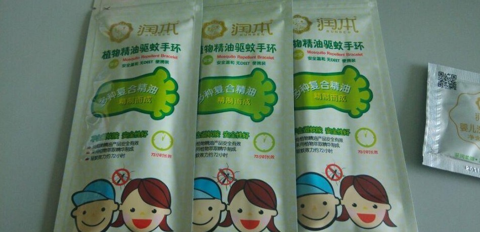 婴儿用防蚊手环好还是防蚊贴好,驱蚊贴和手环宝宝可以用吗