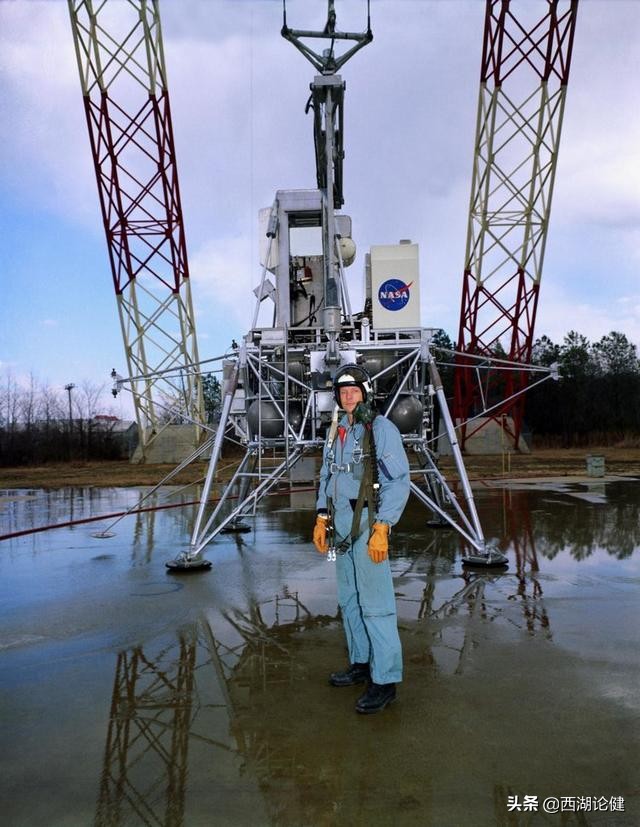 阿姆斯特朗登月诡异事件,登月第一人阿姆斯特朗真实记录