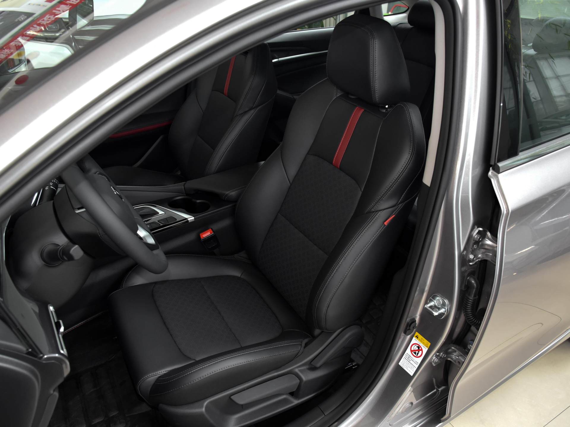 想要实用省油买哪个车,想要很便宜又实用的车