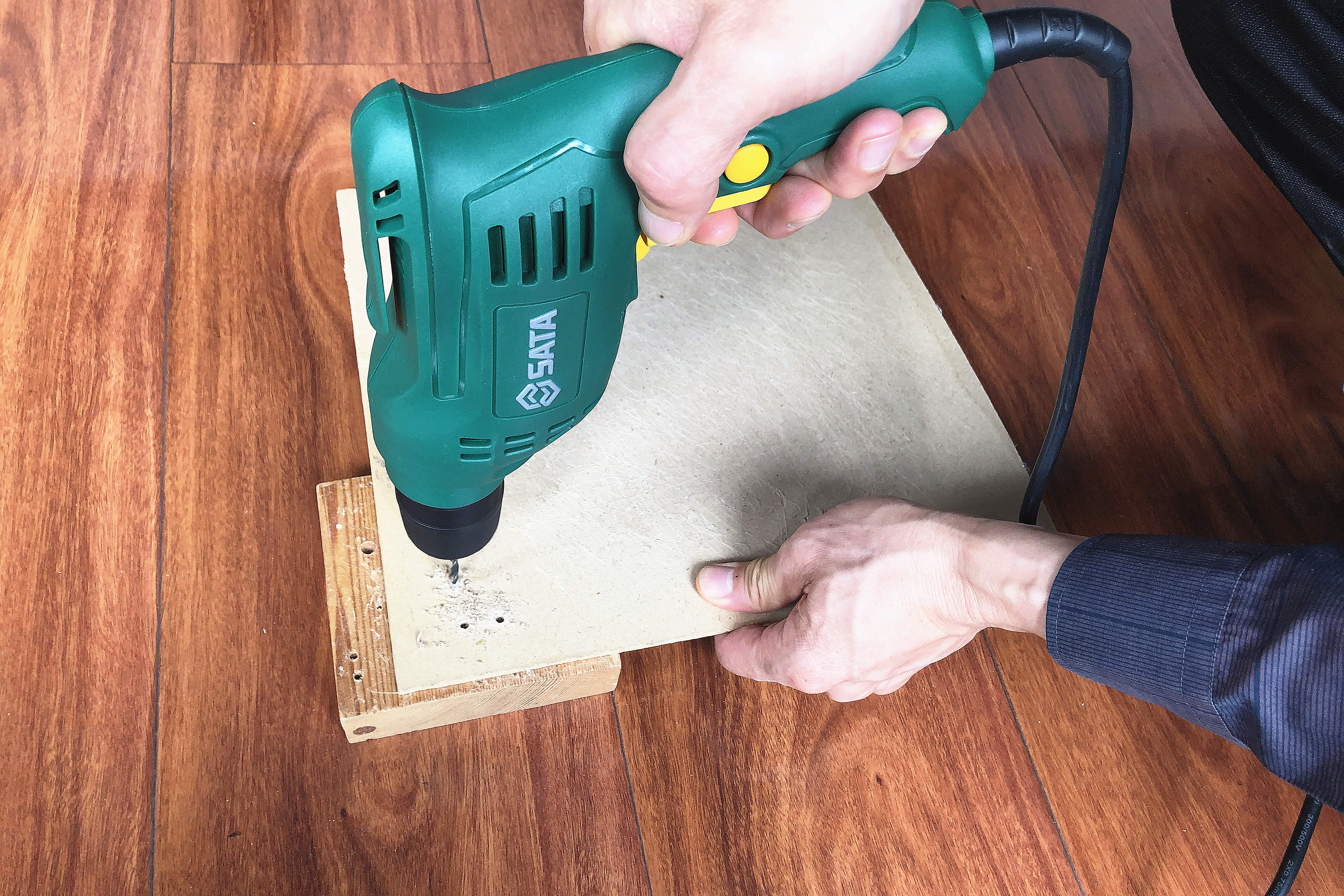 世达手电钻怎么使用,世达12v手电钻测评