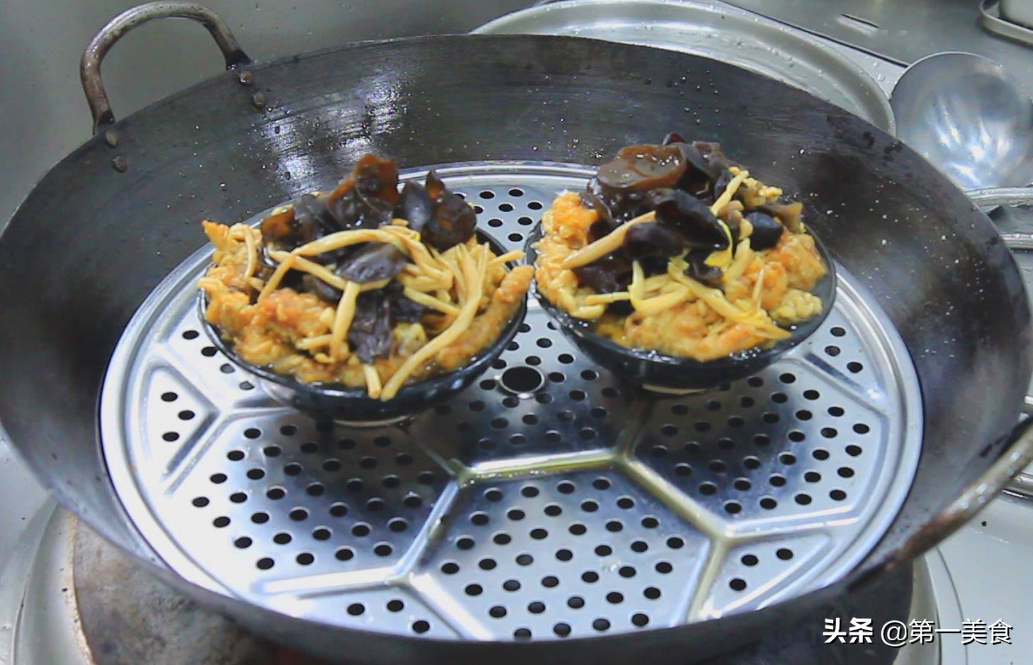 最经典的黄焖鸡做法,大厨教你黄焖鸡做法