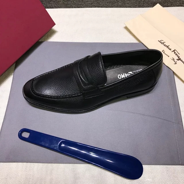 皮鞋最新款菲拉格慕,皮鞋菲拉格慕和普拉达哪个好