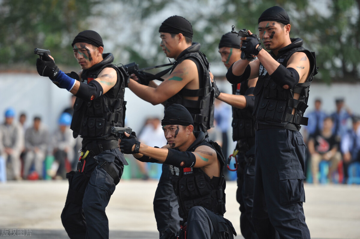大专毕业当士官容易吗,大专毕业当警察有前途吗