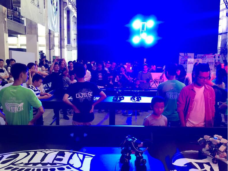 射击、近战、技能……不，这不是电脑游戏，这是Ganker机器人！