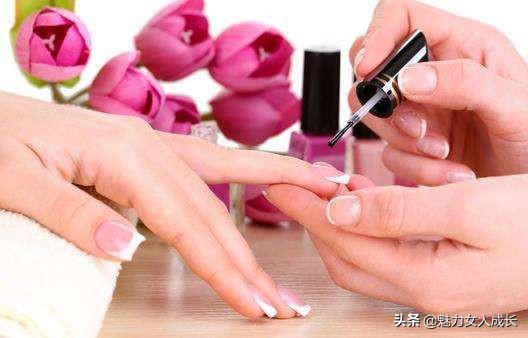 初学美甲步骤及教程,美甲教程入门零基础学自己做美甲