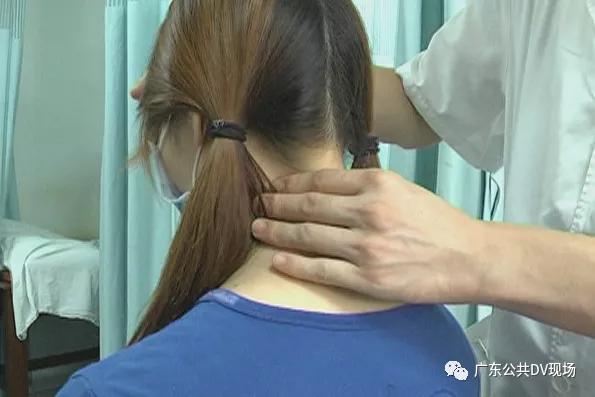 过山车导致脖子不舒服怎么办,女孩玩过山车意外变成了怪物