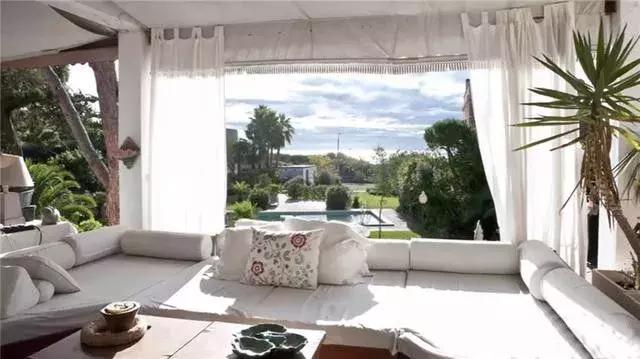 梅西和c罗谁豪宅最好,身价十亿的球星