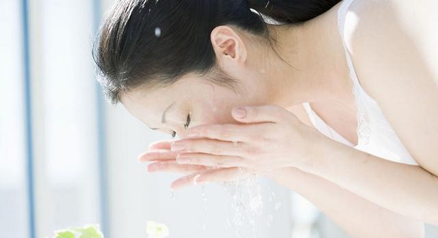 溪木源山茶花洗面奶拔草,2022洗面奶测评红黑榜