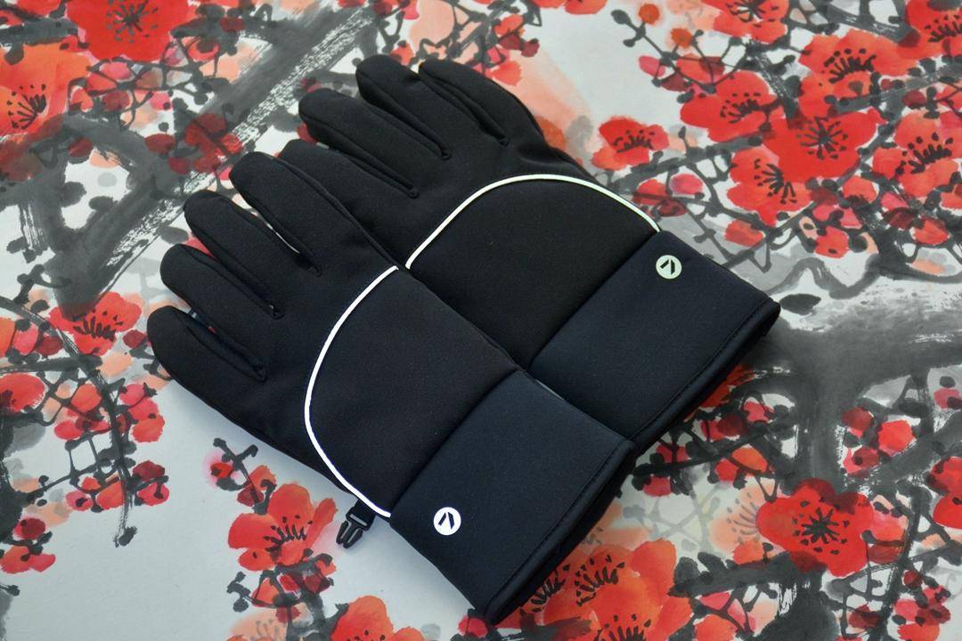 秋冬户外保暖加绒防水防触屏手套,鹿绒保暖触屏手套