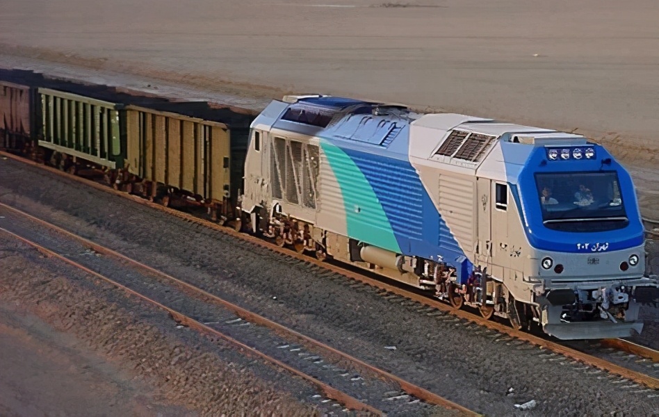 伊朗和俄罗斯地理位置接壤吗,以色列和伊朗哪国的地理位置好