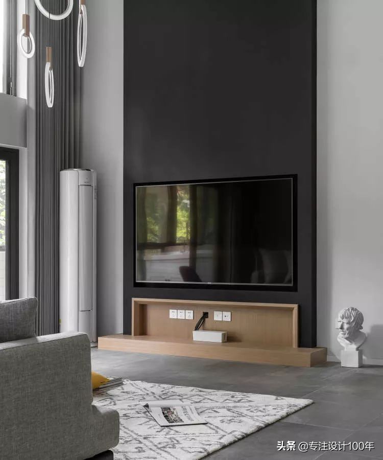 大面积落地窗，绿色肆意增长的家