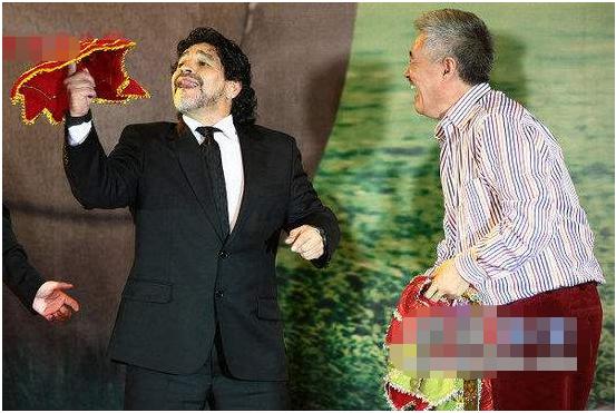 马拉多纳和中国,马拉多纳与世界球星的合影