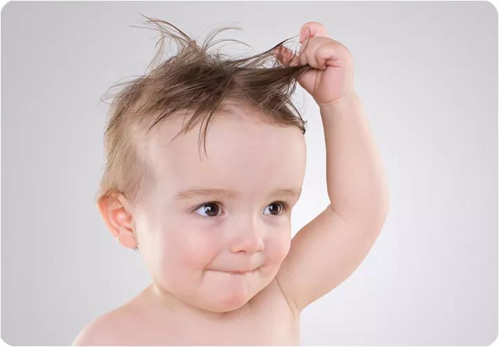 宝宝囟门是软的但是不跳正常吗,宝宝囟门硬硬的顶在枕头上有事吗